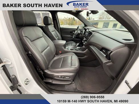 Used 2023 Chevrolet Traverse RS image 11