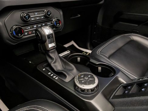 Used 2025 Ford Bronco Outer Banks w/ Sasquatch Package image 52