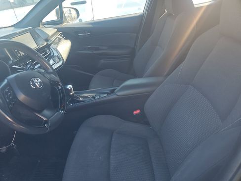 Used 2018 Toyota C-HR XLE image 10