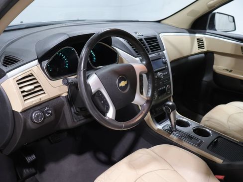 Used 2011 Chevrolet Traverse LTZ AWD/4WD image 16