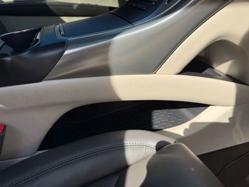 Used 2019 Lincoln Nautilus Select image 52