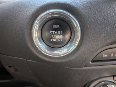 Used 2017 MAZDA CX-5 Touring w/ Preferred Equipment Package FWD image 17
