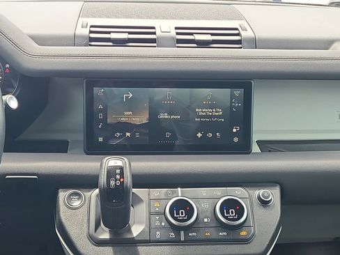 Used 2023 Land Rover Defender 110 X-Dynamic SE AWD/4WD image 18