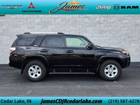 Used 2019 Toyota 4Runner SR5 AWD/4WD image 6