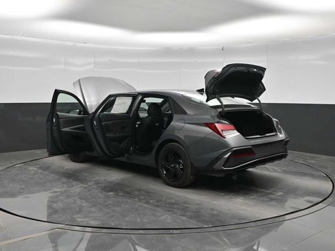 New 2026 Hyundai Elantra SEL Sport FWD image 44
