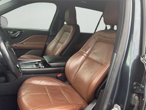 Used 2022 Lincoln Aviator Reserve w/ Equipment Group 201A RWD image 9