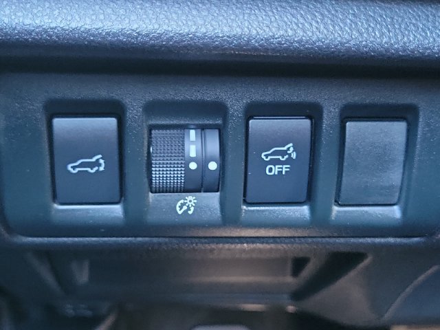 Used 2024 Subaru Outback Premium AWD/4WD image 18
