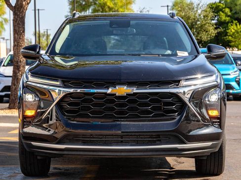 Used 2024 Chevrolet Trax LT w/ LT Convenience Package FWD image 4