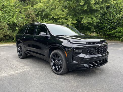 New 2026 Chevrolet Traverse RS FWD image 2