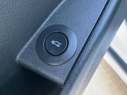 Used 2018 Buick LaCrosse Essence w/ Sun and Shade Package image 6