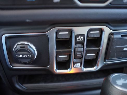 Certified 2025 Jeep Wrangler Unlimited Sahara w/ Safety Group image 26