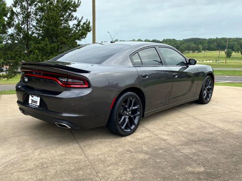 Used 2022 Dodge Charger SXT w/ Blacktop Package RWD image 6