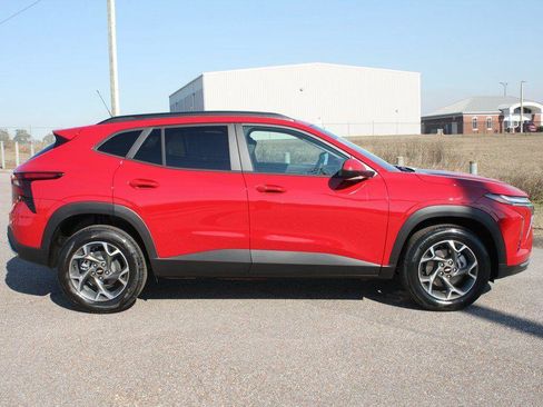 New 2026 Chevrolet Trax LT w/ Driver Confidence Package image 14