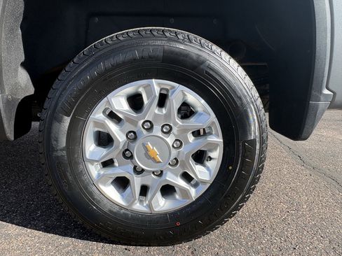 Used 2024 Chevrolet Silverado 2500 LTZ w/ LTZ Plus Package image 24