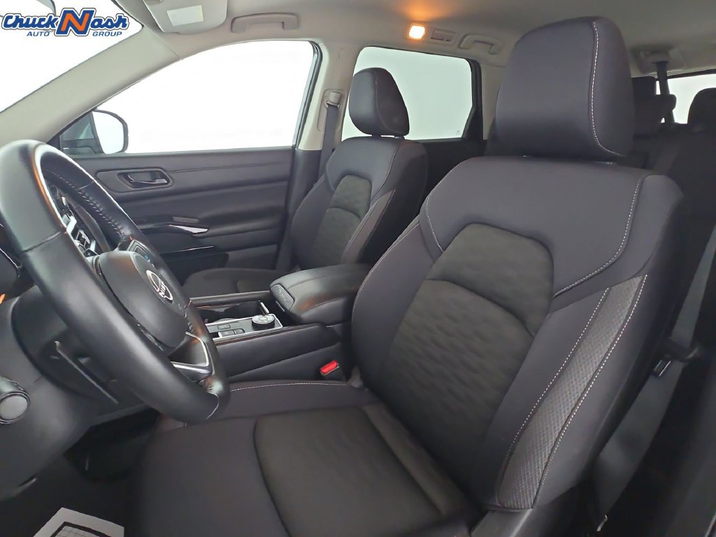 Used 2025 Nissan Pathfinder SV AWD/4WD image 24