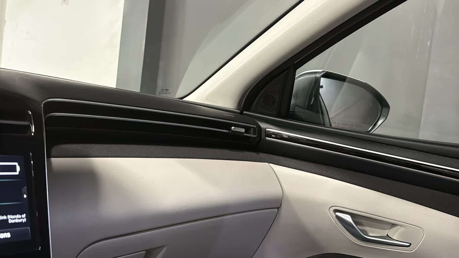 Used 2023 Hyundai Tucson Limited AWD/4WD image 18
