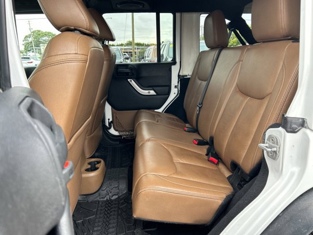Used 2013 Jeep Wrangler Unlimited Sahara w/ Connectivity Group AWD/4WD image 16