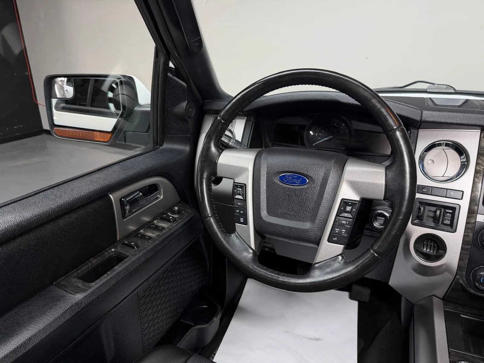 Used 2017 Ford Expedition EL Limited RWD image 27