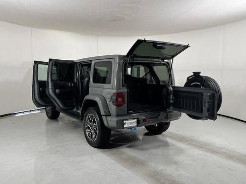 Used 2023 Jeep Wrangler Unlimited Sahara AWD/4WD image 24