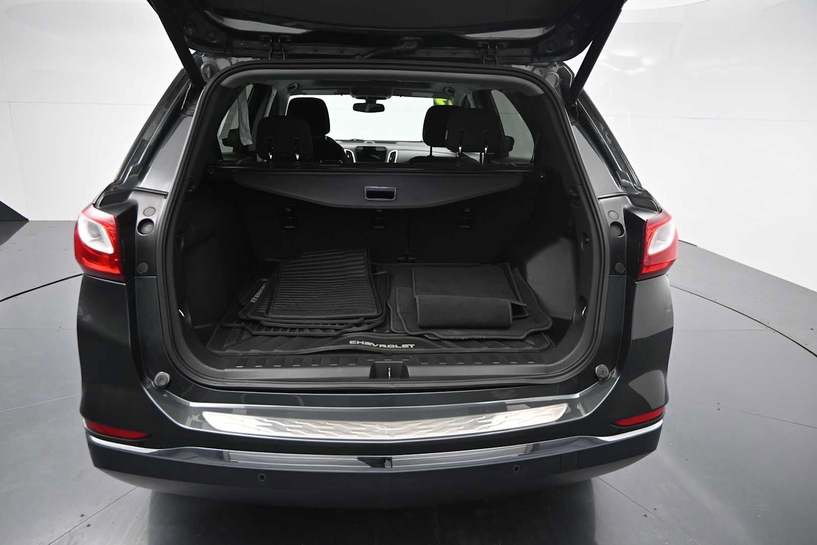 Used 2019 Chevrolet Equinox LT w/ Sun & Navigation Package AWD/4WD image 6