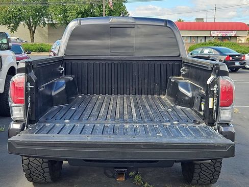 Used 2022 Toyota Tacoma TRD Off-Road w/ Technology Package AWD/4WD image 24
