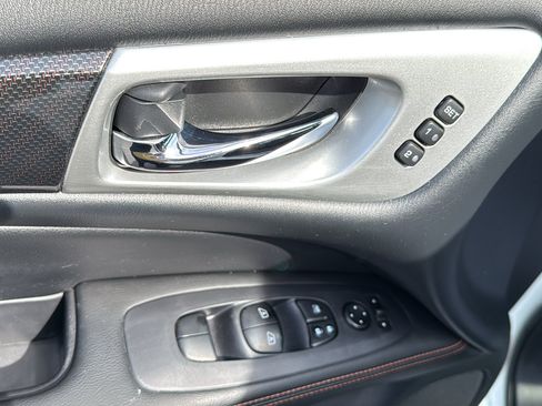 Used 2020 Nissan Pathfinder SL AWD/4WD image 7