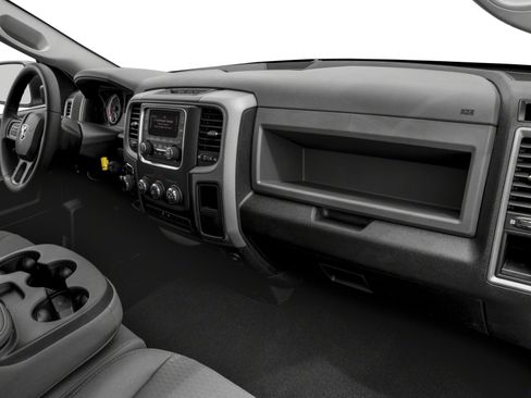 Used 2017 RAM 1500 Express w/ Express Value Package AWD/4WD image 10