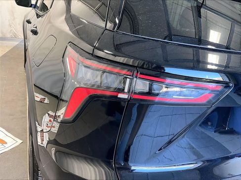 Used 2025 Chevrolet Equinox LT image 34