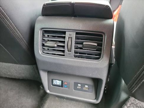 Used 2023 Nissan Rogue SL w/ SL Premium Package FWD image 17