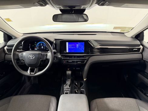 Used 2025 Toyota Camry LE image 13