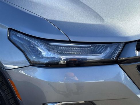 Used 2023 Chevrolet Traverse RS image 7