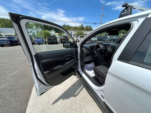 New 2025 Mitsubishi Outlander Sport AWD image 17