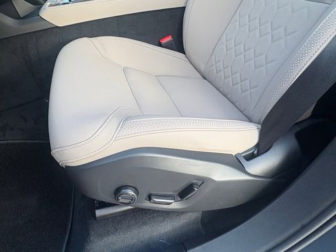 New 2026 Volvo XC90 B6 Plus w/ Protection Package Premier image 19