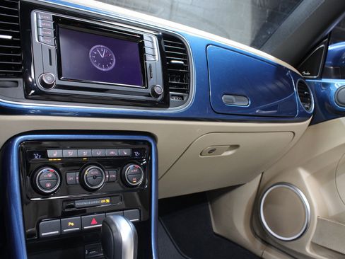 Used 2018 Volkswagen Beetle 2.0T SE w/ SE Premium Package image 45