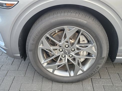 Certified 2024 Genesis GV70 2.5T w/ Select Package image 33