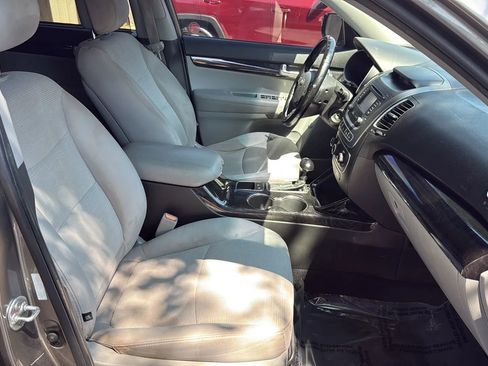 Used 2014 Kia Sorento LX FWD image 23