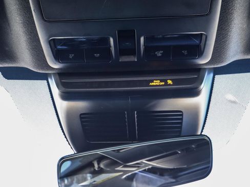 Used 2024 MAZDA MAZDA3 s image 32