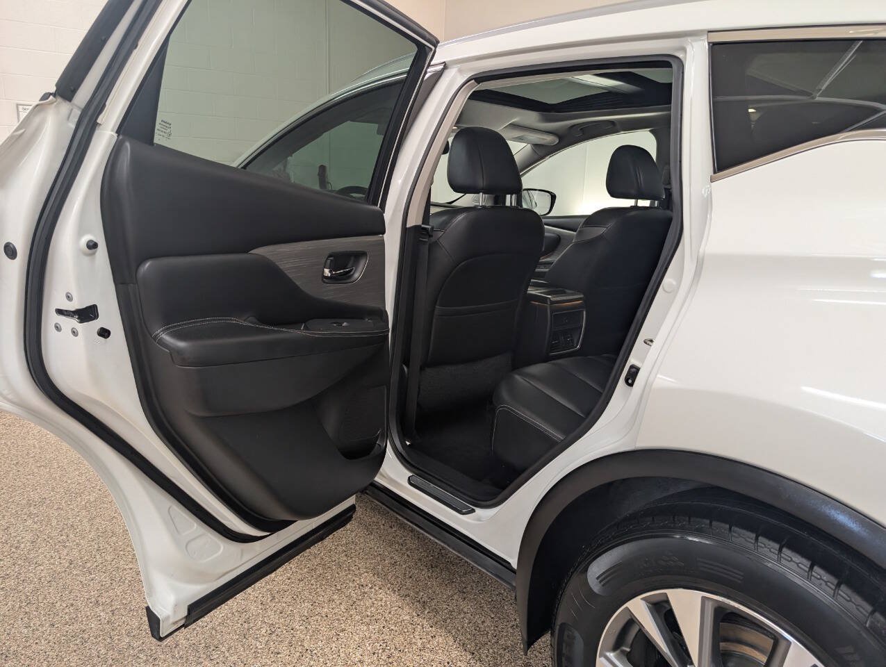 Used 2016 Nissan Murano SL AWD/4WD image 16