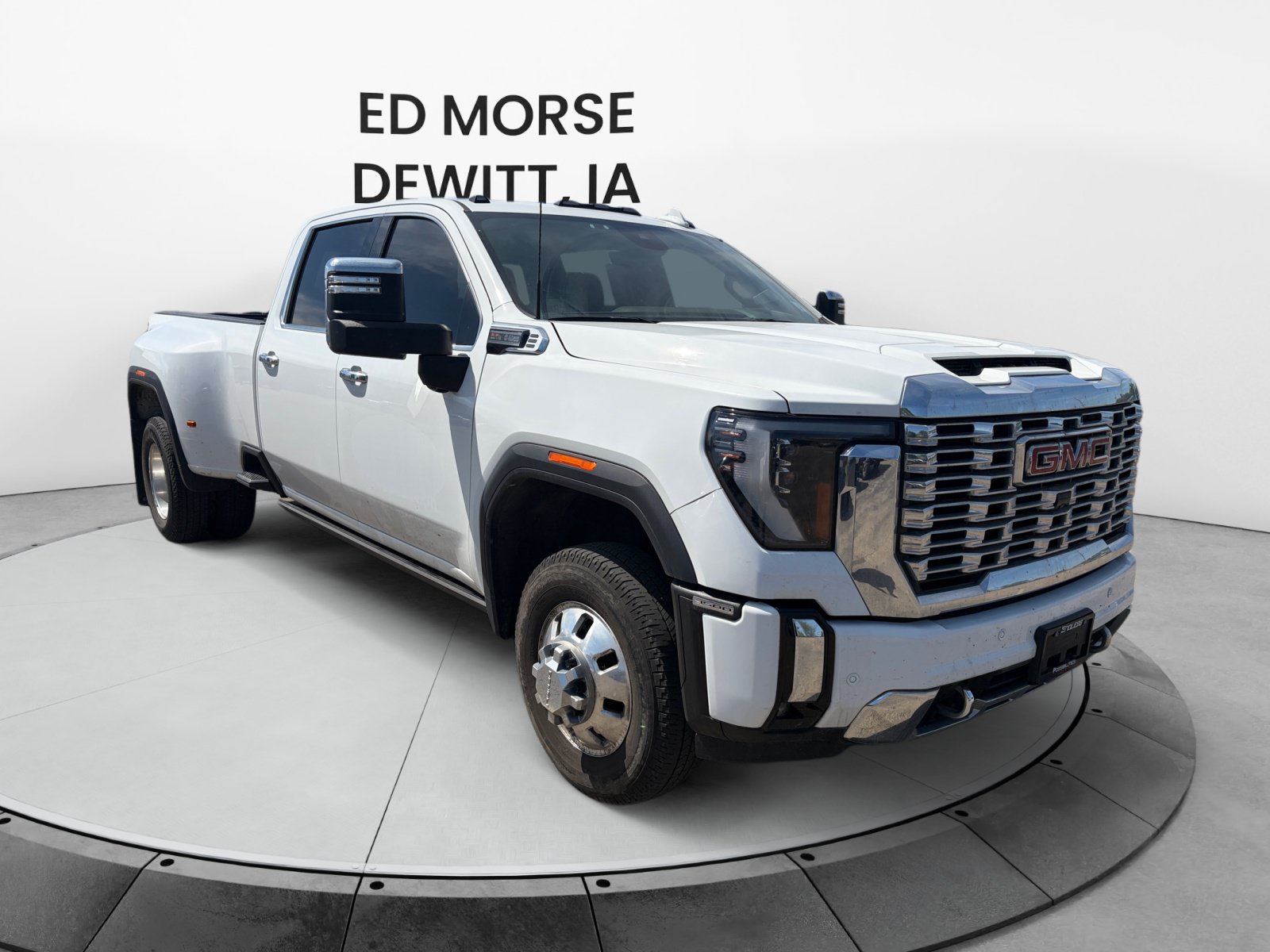 Used 2024 GMC Sierra 3500 Denali w/ Denali Reserve Package AWD/4WD image 7