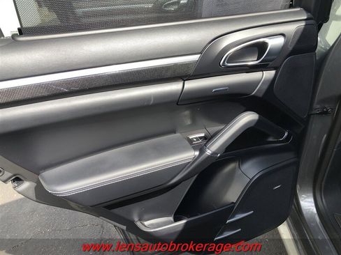 Used 2016 Porsche Cayenne GTS w/ Premium Package Plus AWD/4WD image 16