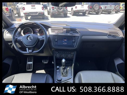 Used 2020 Volkswagen Tiguan SE R-Line AWD/4WD image 24
