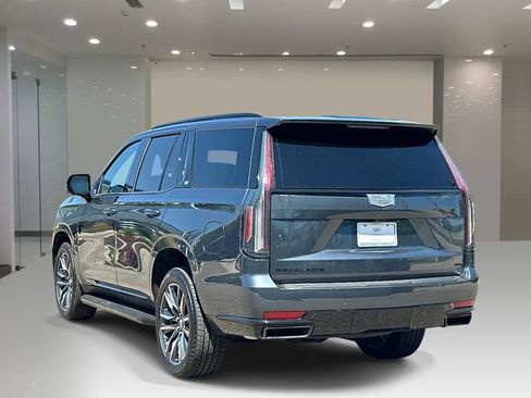 Used 2021 Cadillac Escalade Sport AWD/4WD image 3