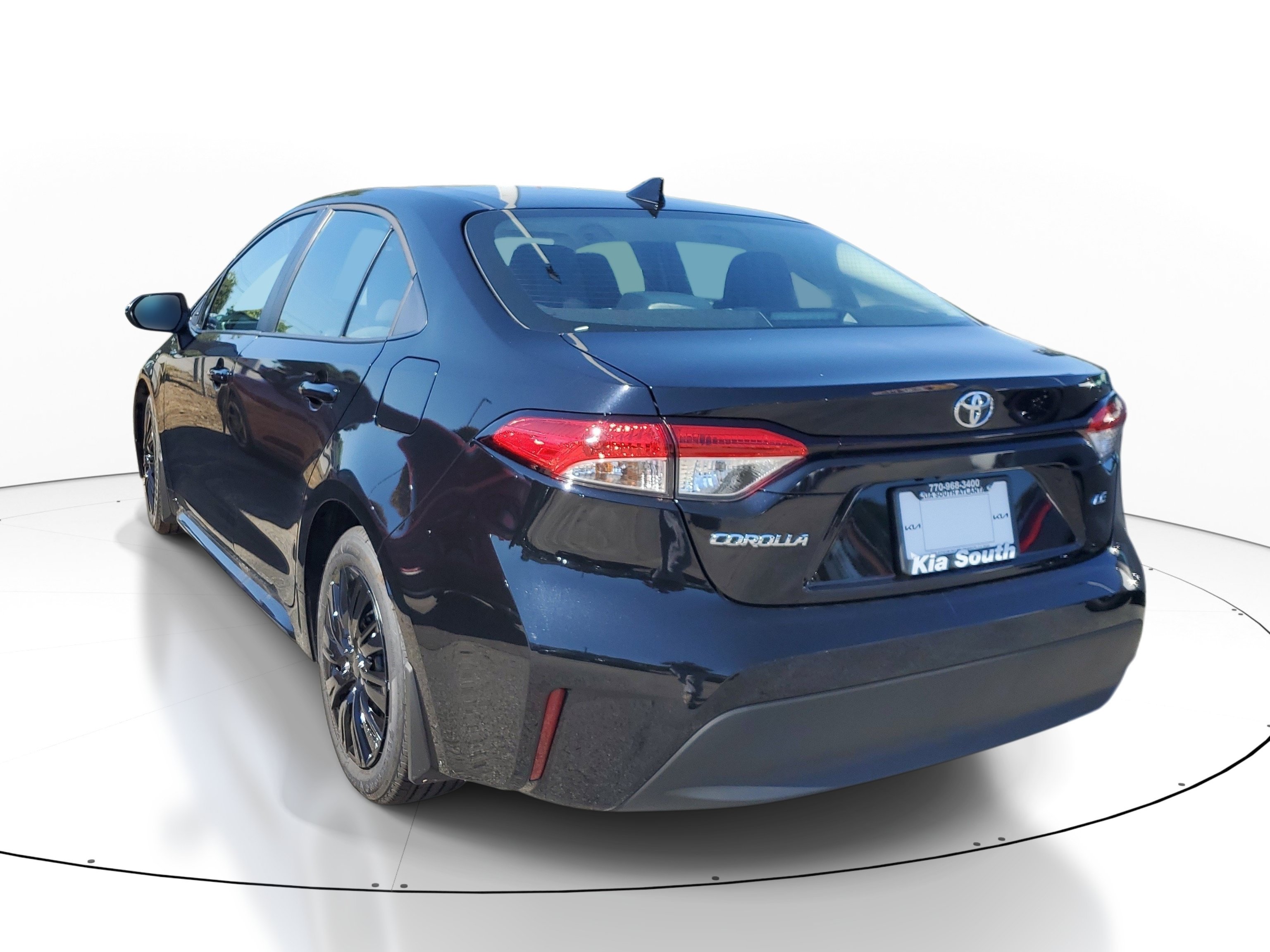 Used 2026 Toyota Corolla LE FWD image 4