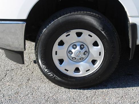 Used 2019 Nissan Titan SV image 21