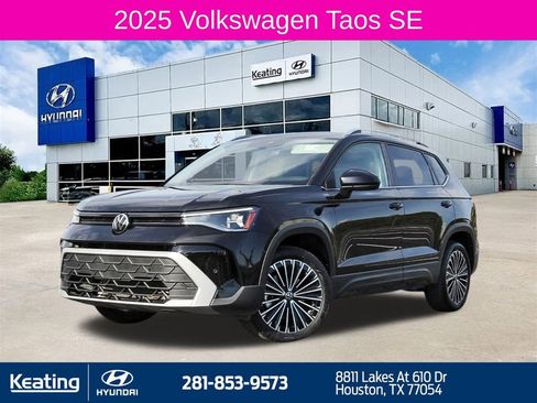 Used 2025 Volkswagen Taos SE image 1