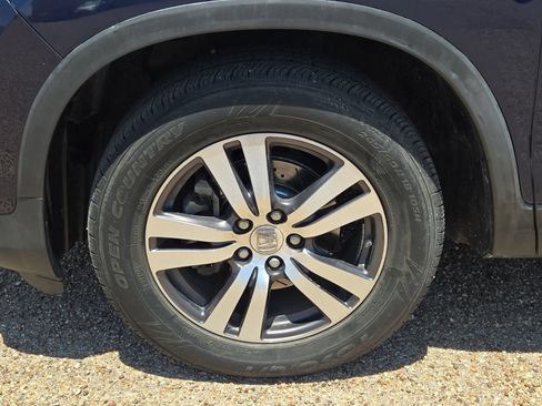 Used 2017 Honda Pilot EX image 10