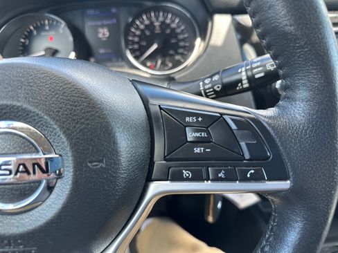 Used 2020 Nissan Rogue S AWD/4WD image 25