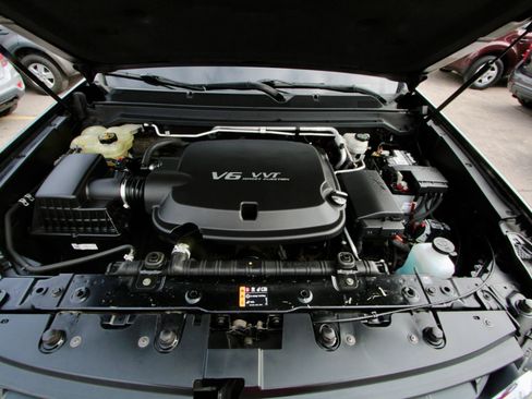 Used 2018 Chevrolet Colorado LT image 11