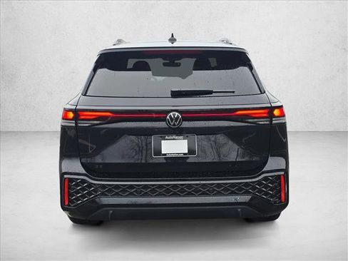 New 2026 Volkswagen Tiguan SE R-Line FWD image 4