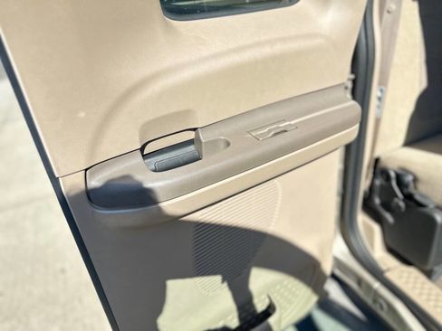 Used 2004 Ford F350 XL image 26